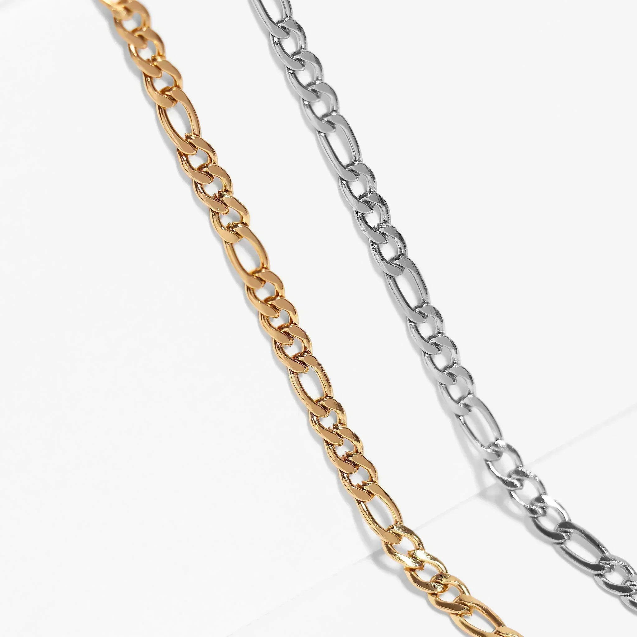 Valerie – Simple Link Structure Gold Necklace
