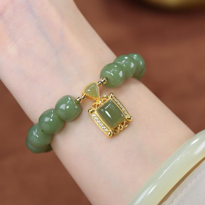 Charm ? Confident ? Natural Emerald Jade stone bracelet