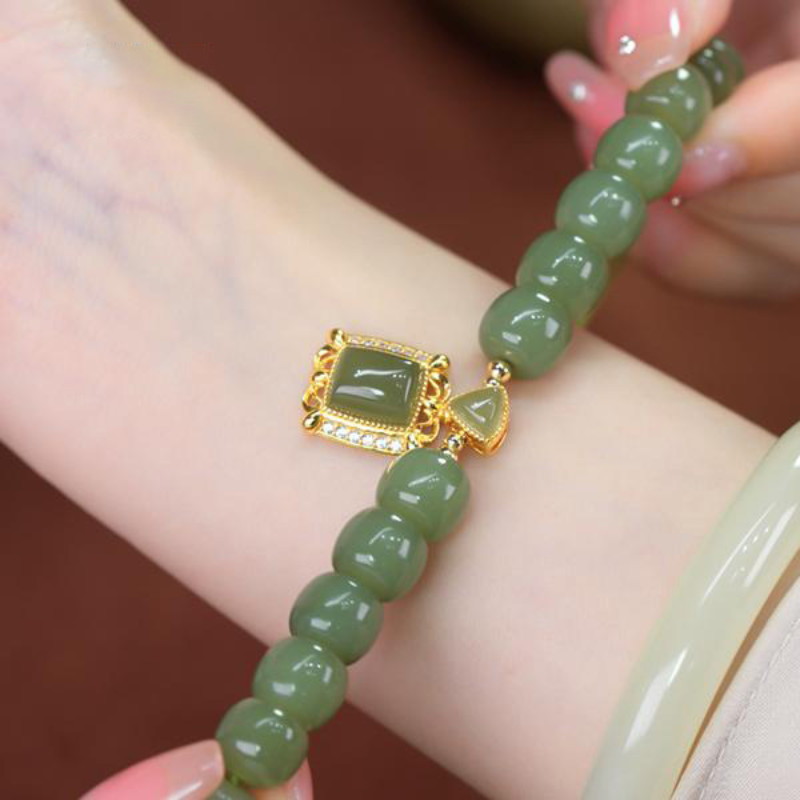 Charm ? Confident ? Natural Emerald Jade stone bracelet