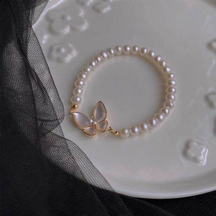 Dancing Butterfly ? Freshwater Pearl Bracelet