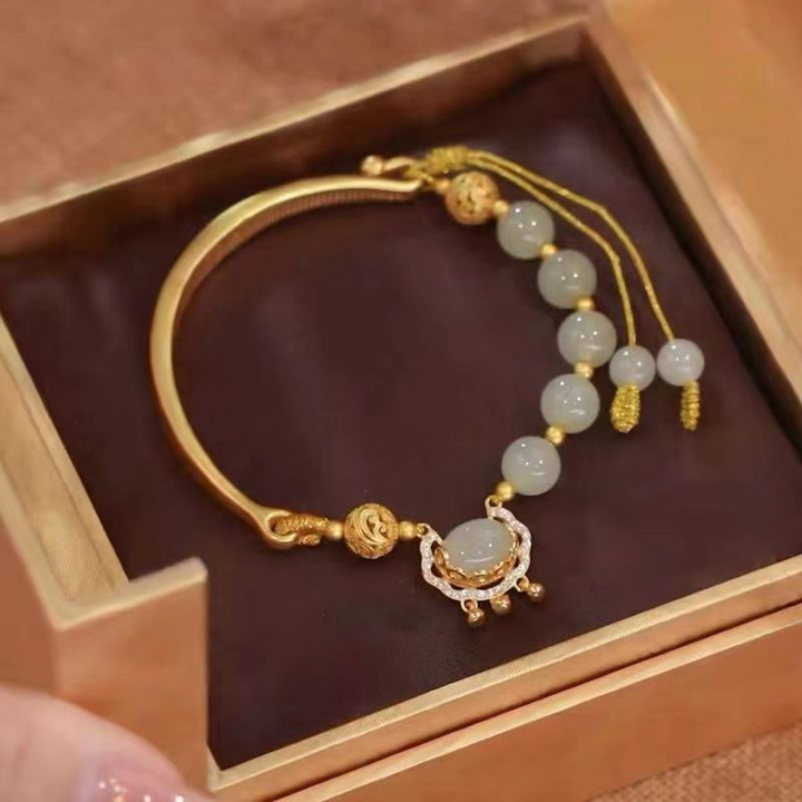 Eternal happiness ? Emerald Jade stone bracelet