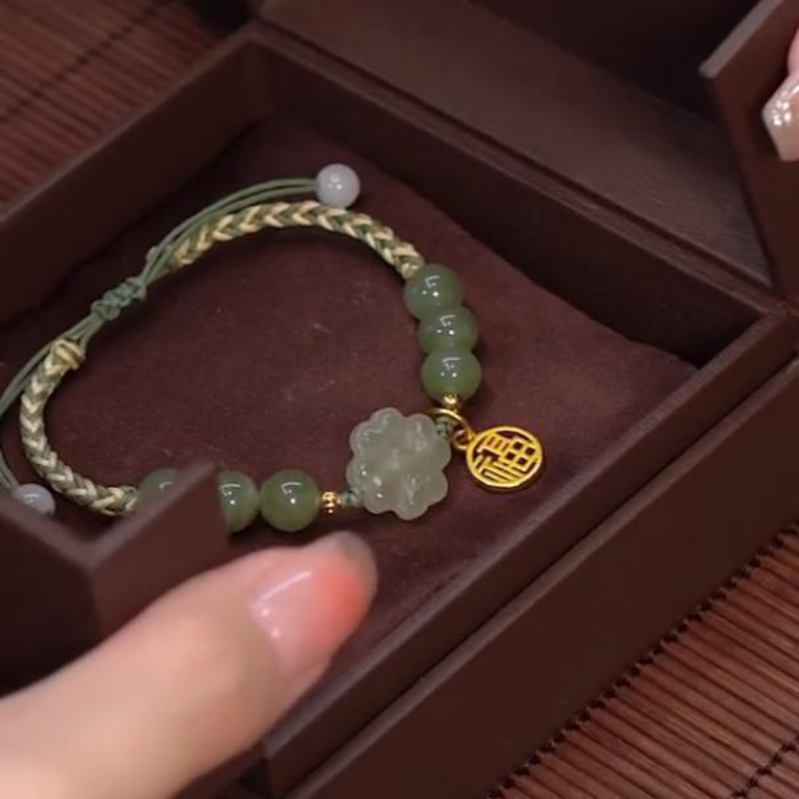 Lucky flower ? Emerald Jade stone braided cord bracelet