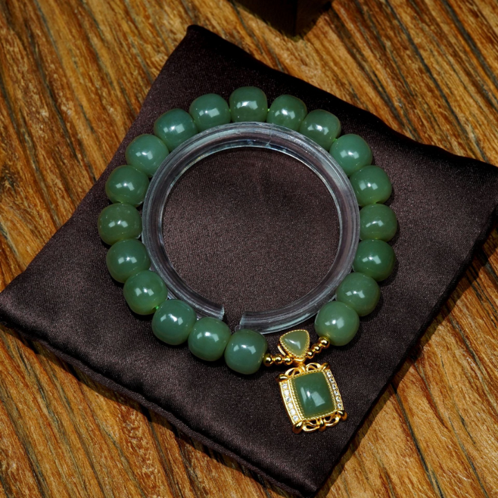 Charm ? Confident ? Natural Emerald Jade stone bracelet