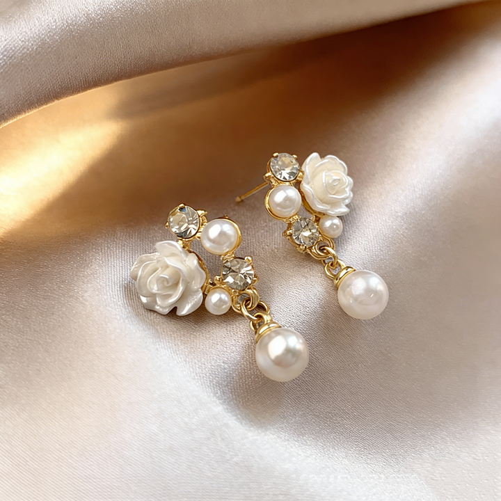 Flower &amp; Pearl Earrings