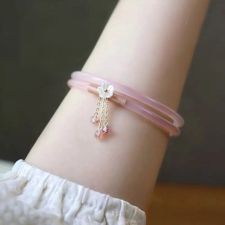 Thin jingle bracelet