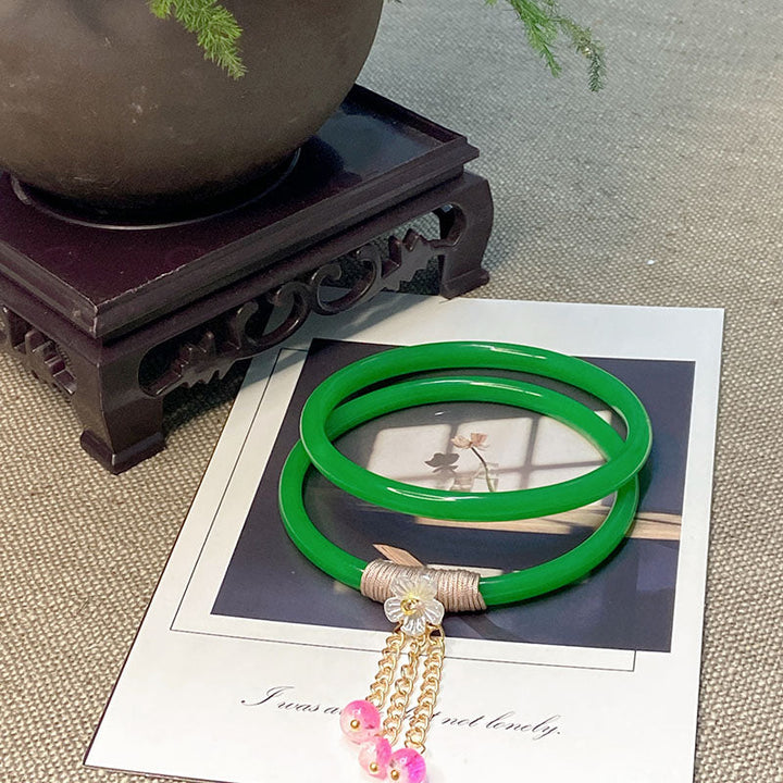 Thin jingle bracelet
