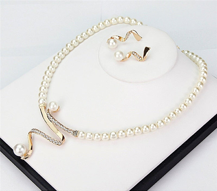 Fabienne - Pearl Necklace + Earring Set