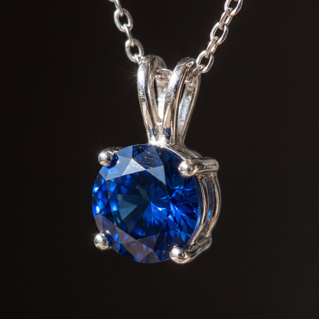 round-cut-sapphire-necklace-white-gold M