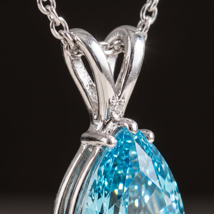 oceans-tear-necklace-white-gold-16k M