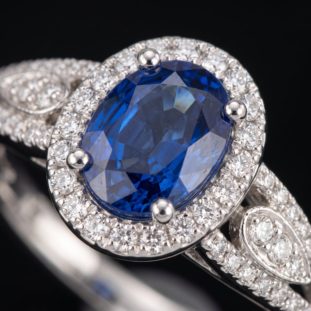 sapphire-halo-vintage-ring M