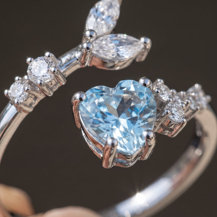 silver-blue-topaz-solitaire-ring M