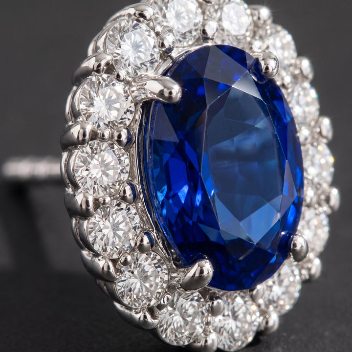 oval-white-sapphire-stud-earrings-white-gold M