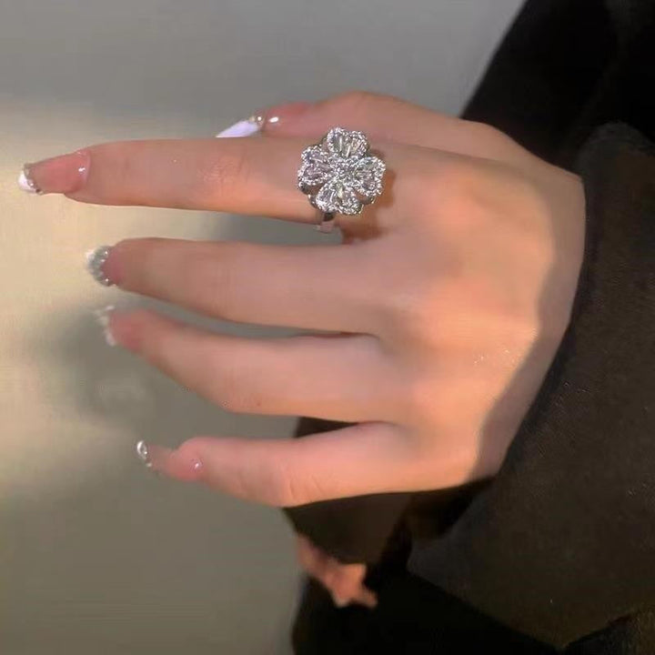 Rotating Four-Leaf Clover Moissanite Ring