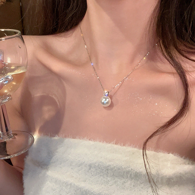 Freshwater pearl necklace and earrings