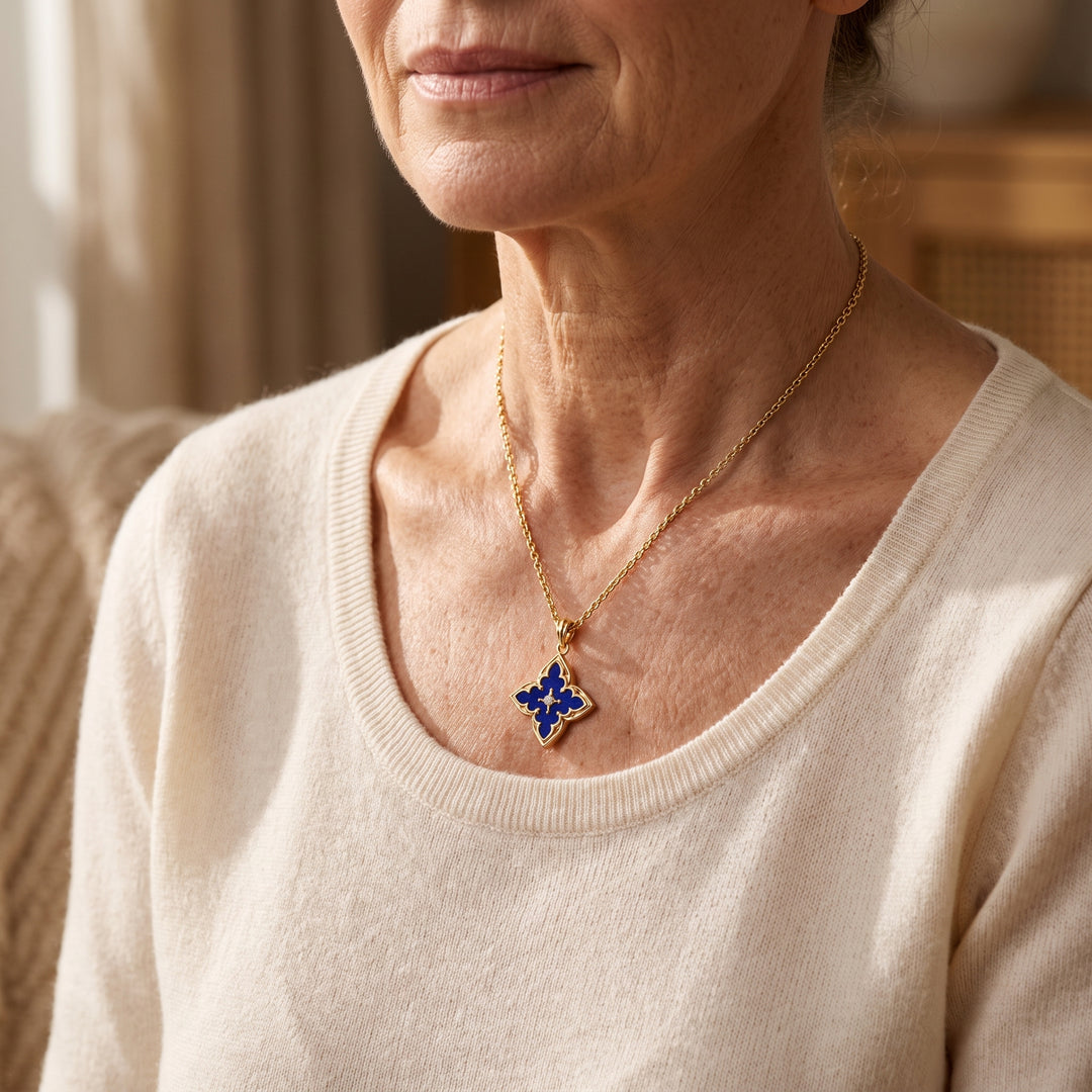 blue-clover-pendant-necklace-gold W