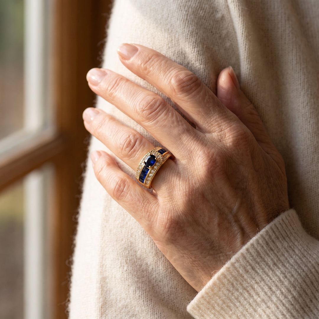 royal-golden-signet-sapphire-ring W