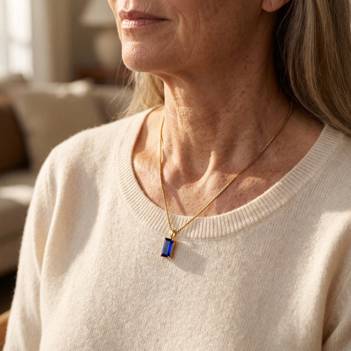 minimalist-sapphire-pendant-necklace-white-gold W
