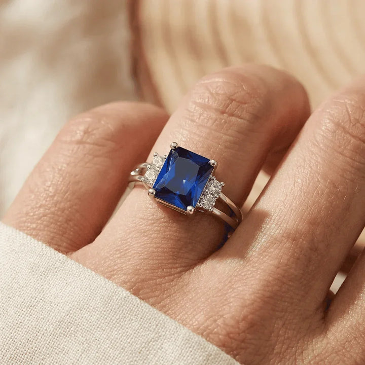 Isotta White Gold Sapphire Ring